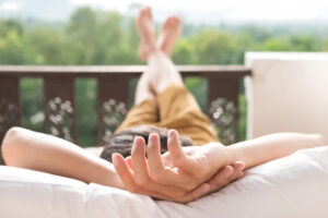 Leia mais sobre o artigo Conheça os 7 tipos de descanso que seu corpo e sua mente precisam