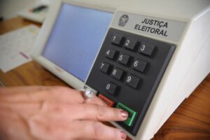 Leia mais sobre o artigo Eleições 2022: TCU conclui que urna eletrônica é segura