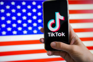 Leia mais sobre o artigo TikTok pode ser banido das lojas de apps? Veja o que a rede social disse