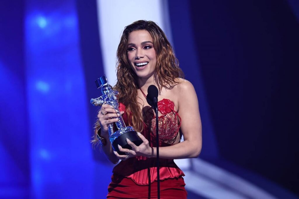 Você está visualizando atualmente Anitta é a primeira brasileira a conquistar um prêmio no VMA