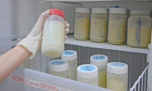 Read more about the article AGOSTO DOURADO: Bancos de leite tem papel fundamental nas unidades neonatais