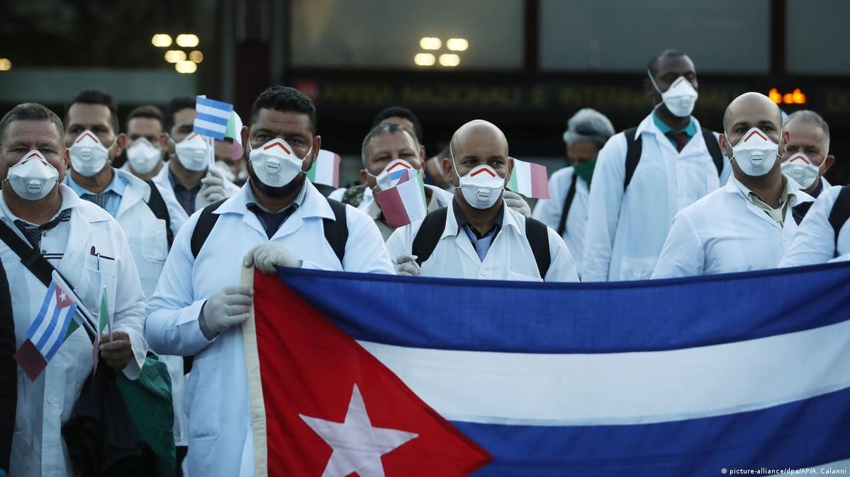 Você está visualizando atualmente Cuba envia médicos para ajudar região carente na Itália