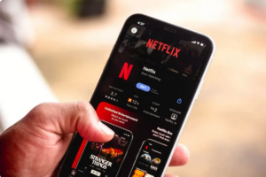 Leia mais sobre o artigo AGUARDADO: Plano com anúncios da Netflix vai bloquear downloads de conteúdo