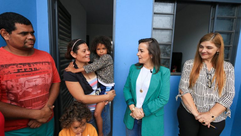 Você está visualizando atualmente Prefeitura de Campo Grande entrega moradias para 220 famílias