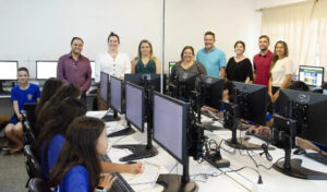 Read more about the article Prefeitura de Naviraí entrega de 150 computadores nas escolas municipal