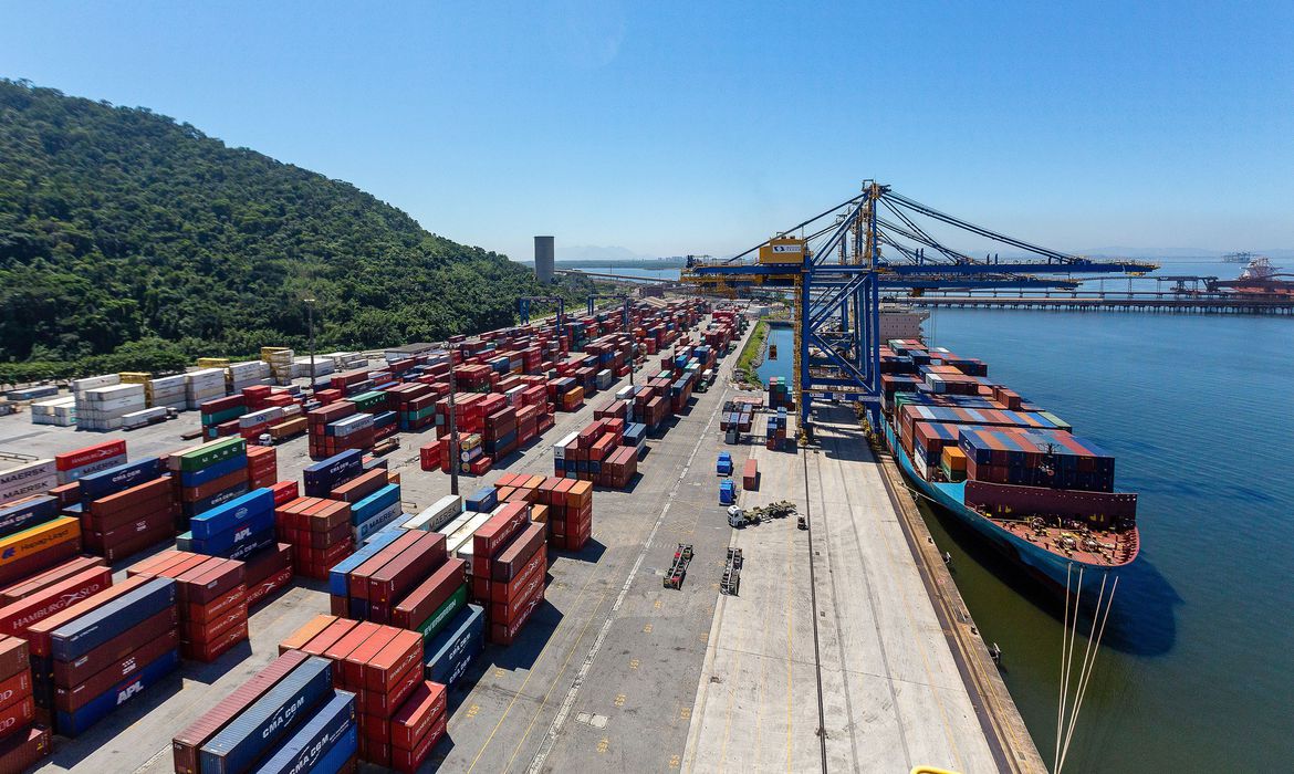 Você está visualizando atualmente EXPORTAÇÕES: Produtos sul-mato-grossenses escoam por cinco portos no Brasil