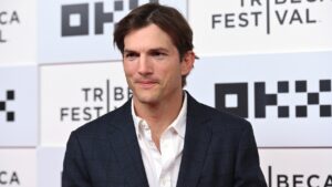 Leia mais sobre o artigo VASCULITE: Ashton Kutcher compartilha diagnóstico de doença