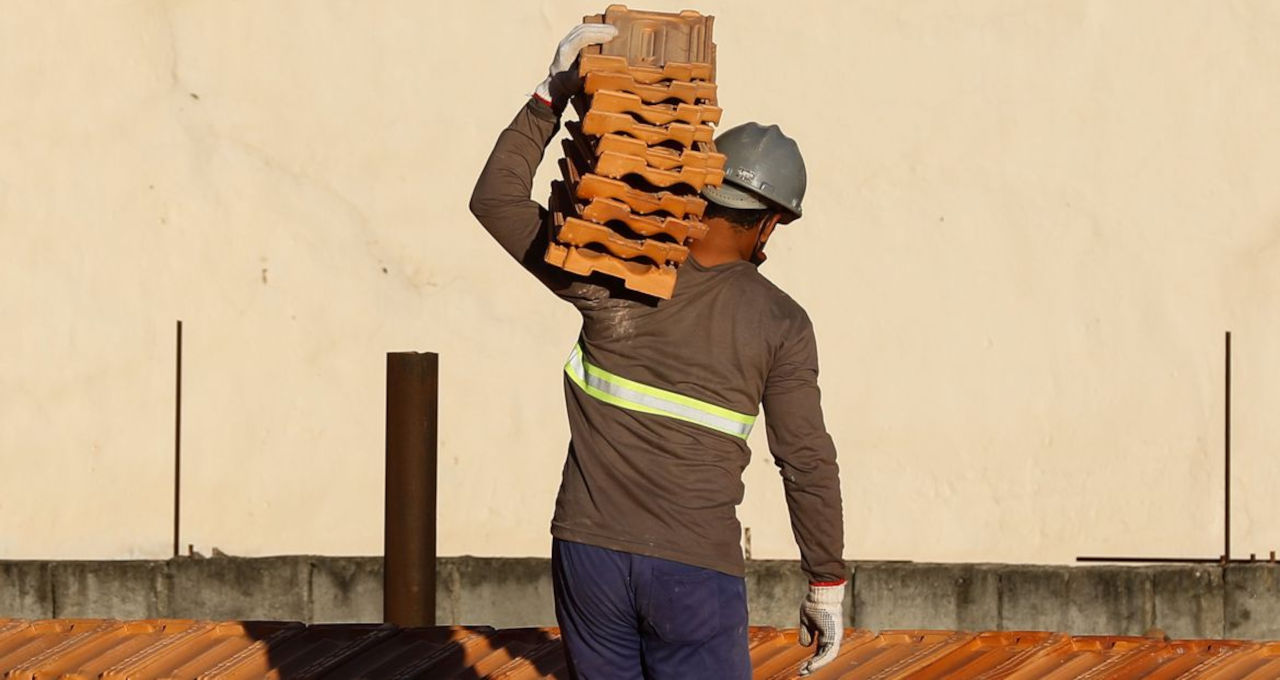 Você está visualizando atualmente Juros altos e inflação aumentam risco de distratos imobiliário