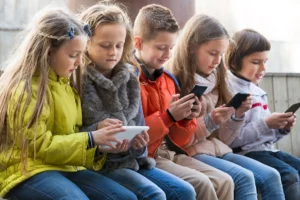 Leia mais sobre o artigo Nove em cada dez crianças e adolescentes usam internet