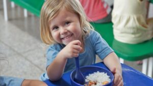 Leia mais sobre o artigo Prefeitura serve 3,7 milhões de refeições por mês em escolas