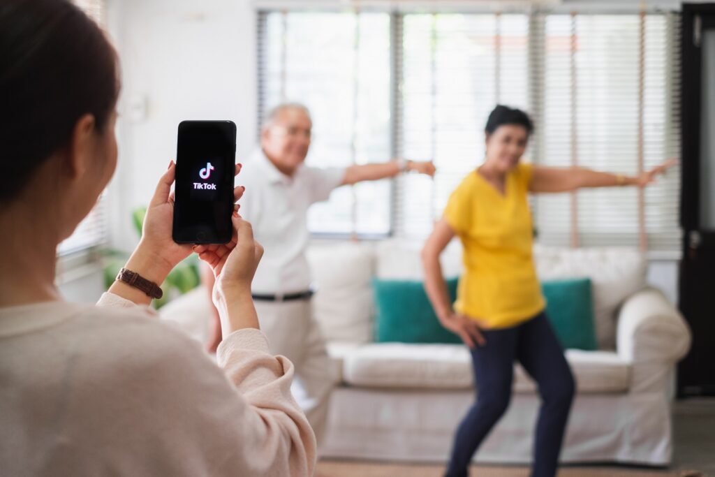 Você está visualizando atualmente SEM GASTAR MUITO: Como montar um estúdio para gravar Tiktok