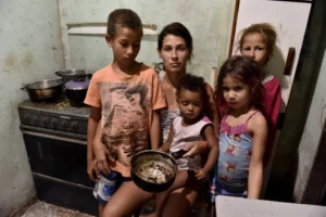 Leia mais sobre o artigo Três entre 10 famílias brasileiras não conseguem comprar comida