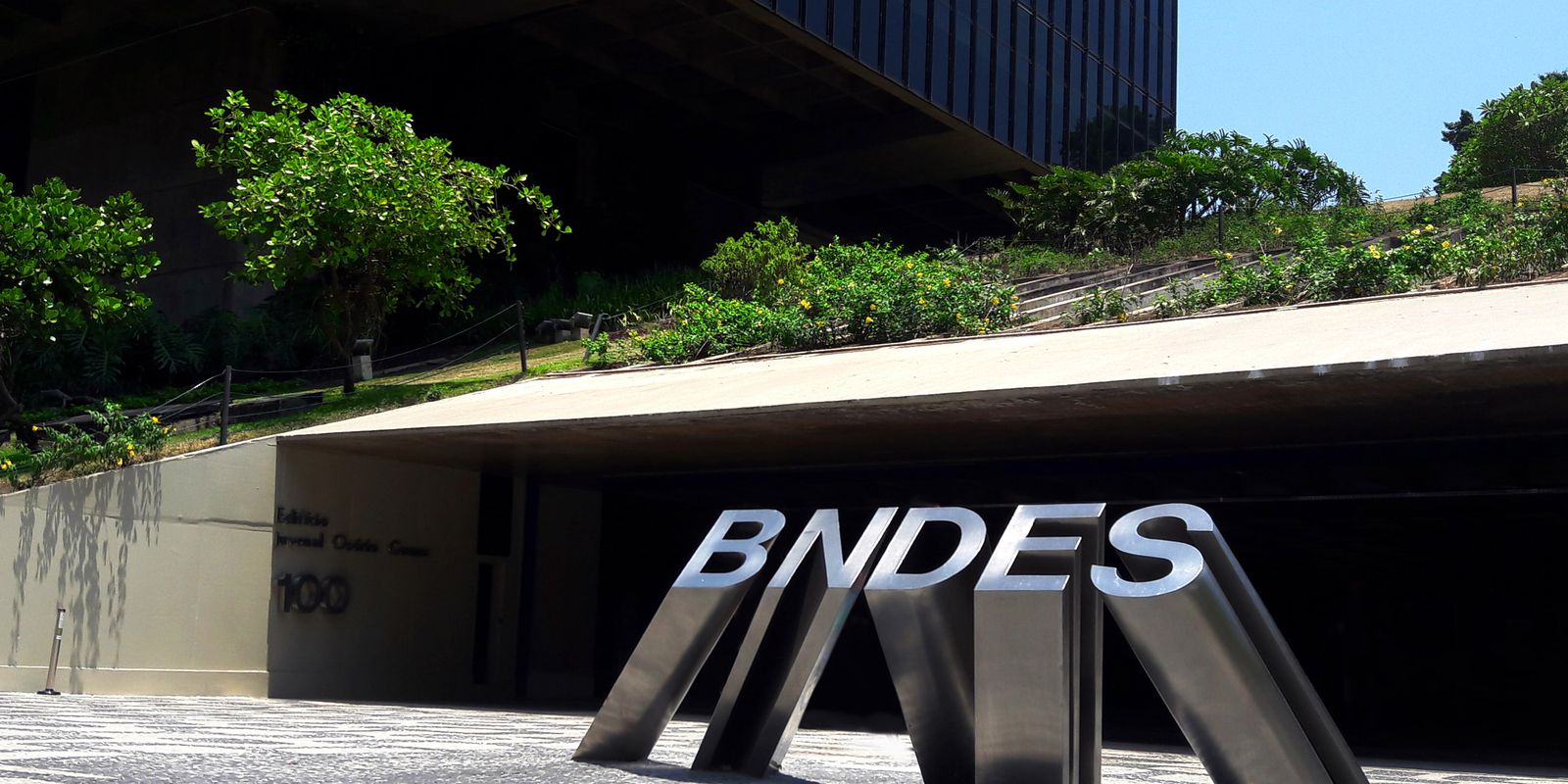 Você está visualizando atualmente BNDES devolverá R$ 45 bilhões ao Tesouro ainda este ano