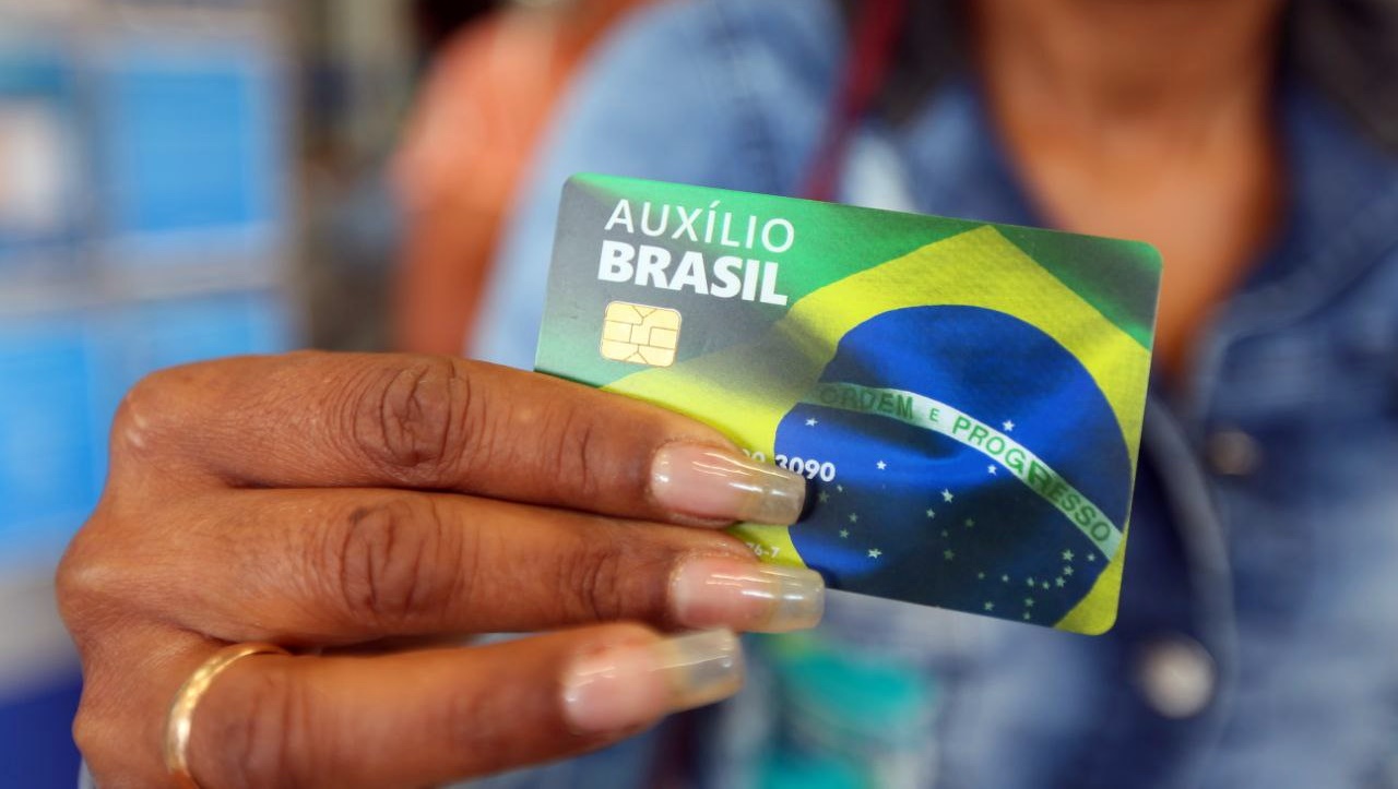 Você está visualizando atualmente Caixa retoma empréstimo consignado do Auxílio Brasil