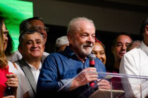 Leia mais sobre o artigo Luiz Inácio Lula da Silva é eleito presidente da República