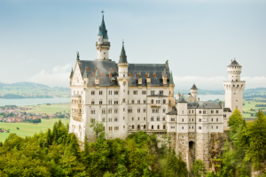Leia mais sobre o artigo Saiba quais os 6 castelos mal-assombrados na Europa