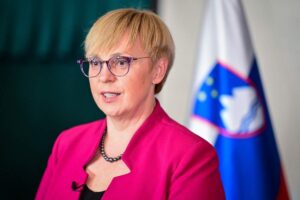Leia mais sobre o artigo Advogada se torna a primeira mulher presidente da Eslovênia