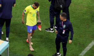 Leia mais sobre o artigo SAIBA O QUE É: Médico da seleção diz que Neymar sofreu entorse no tornozelo