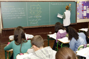 Leia mais sobre o artigo ENSINO MÉDIO: 5% dos estudantes do EM da rede pública aprendem matemática