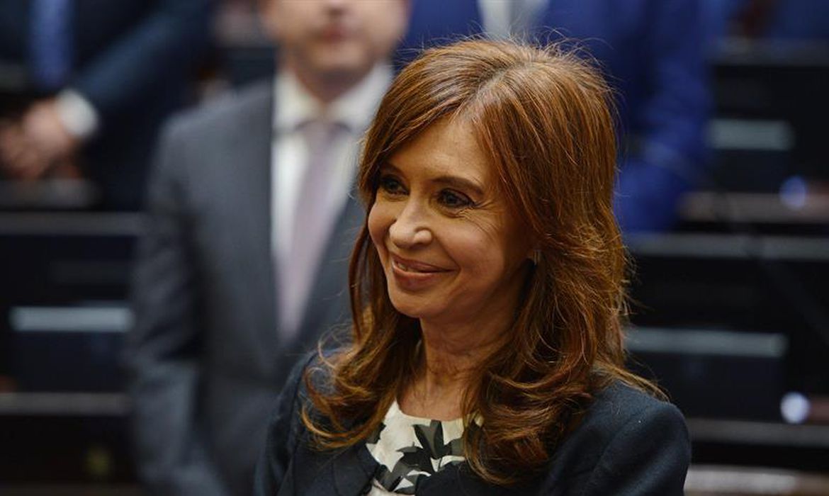 Você está visualizando atualmente Cristina Kirchner é condenada por corrupção