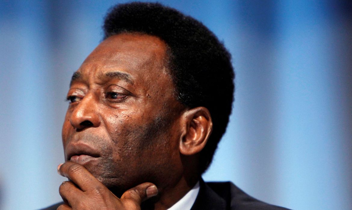 Você está visualizando atualmente ADEUS: Ídolos do esporte prestam última homenagem a Pelé