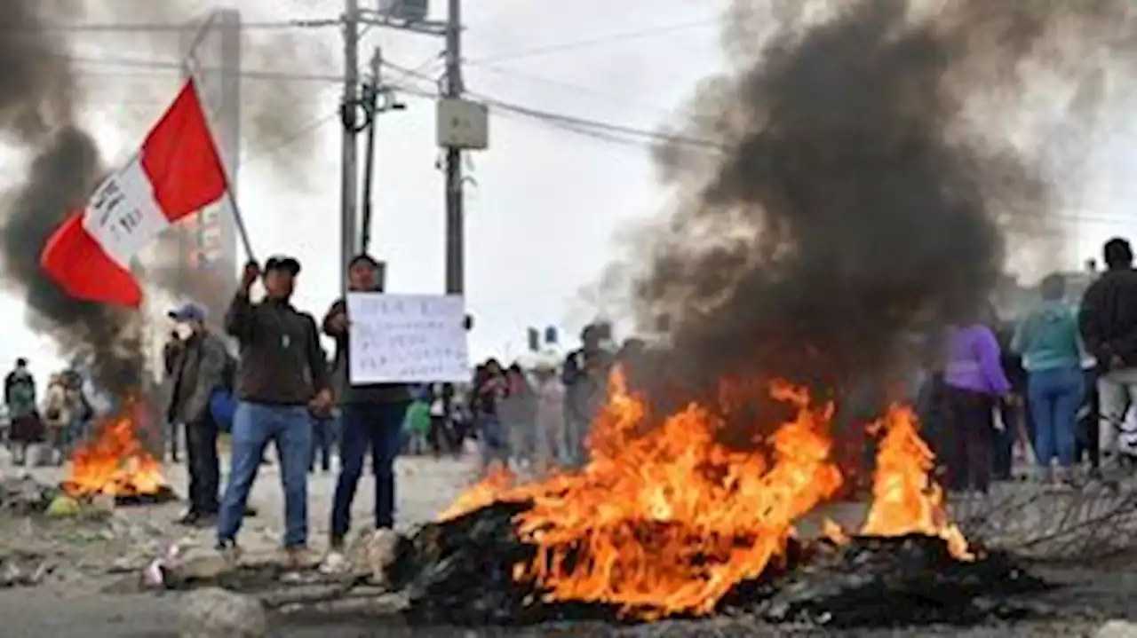No momento, você está visualizando PERU: Protestos bloqueiam turistas em cidade distante