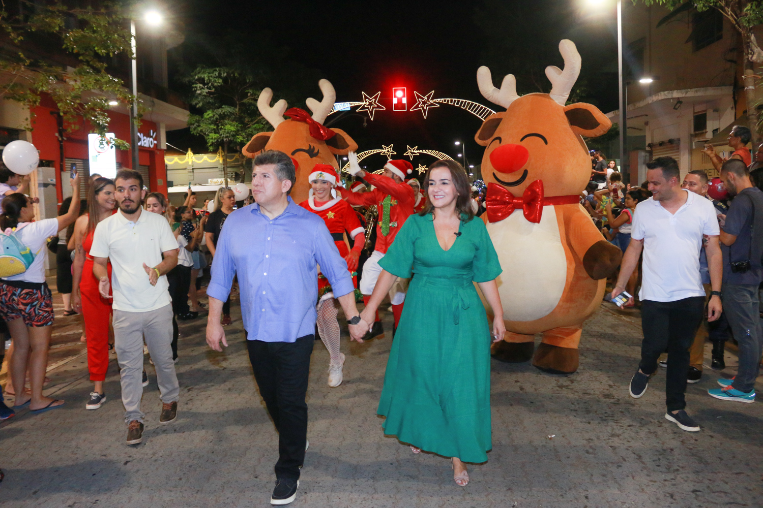 Você está visualizando atualmente Show infantil e parada natalina atraem milhares em Campo Grande