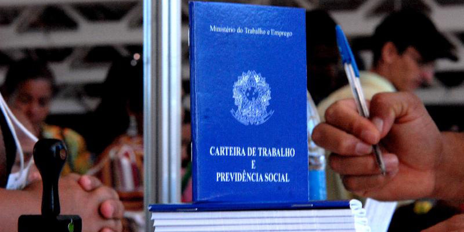 Você está visualizando atualmente QUASE 70%: Trabalhadores por conta própria gostariam de ter carteira assinada