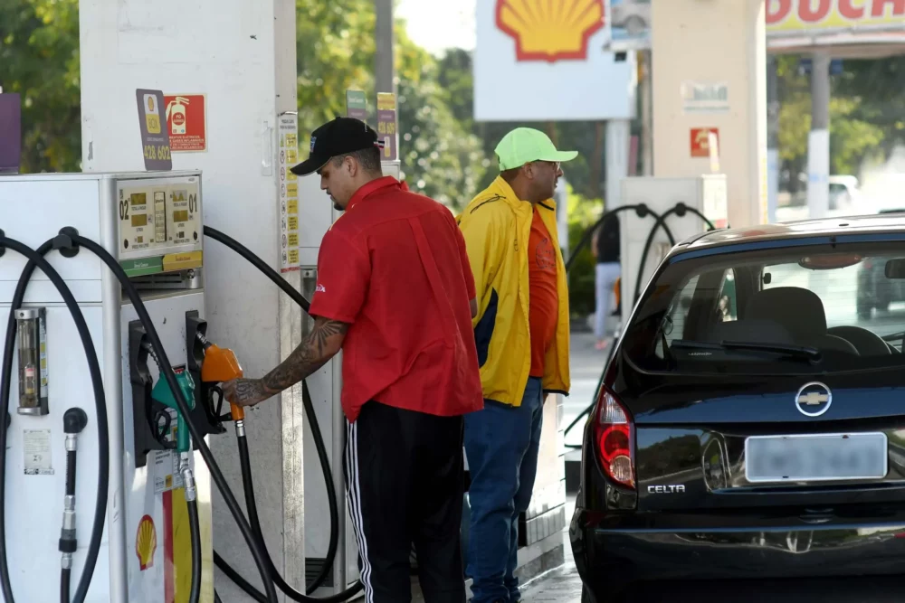 Você está visualizando atualmente Capital de MS tem diferença de 39% nos preços de combustíveis