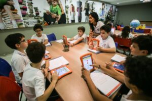 Leia mais sobre o artigo Escolas bilíngues no Brasil cobram mensalidades de até R$ 12 mil