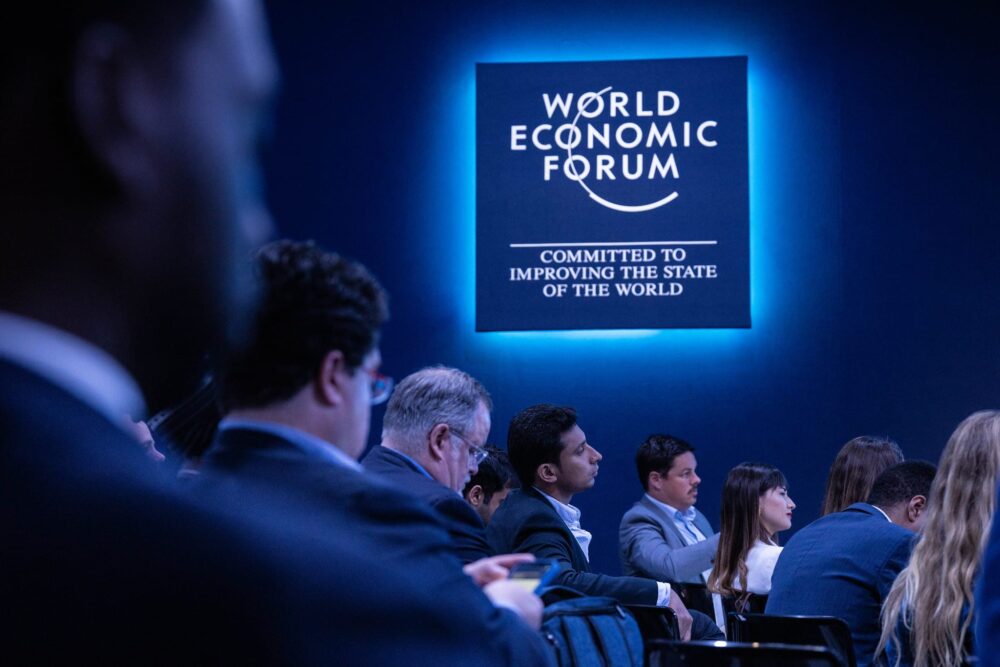 Você está visualizando atualmente Fórum Econômico Mundial destaca riscos globais na economia