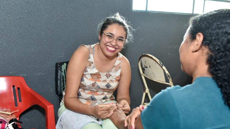 Você está visualizando atualmente Mulheres empreendedoras no Conjunto União em Campo Grande fazem cursos profissionalizantes
