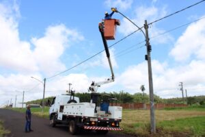 Leia mais sobre o artigo ILUMINAÇÃO: Prefeitura de Naviraí realiza serviço de manutenção