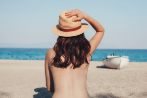 Leia mais sobre o artigo TODO MUNDO PELADO: SC possui 3 praias de nudismo, o maior número do país