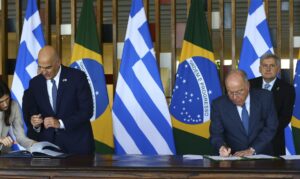 Leia mais sobre o artigo Brasil e Grécia firmam apoio em defesa, serviços aéreos e turismo
