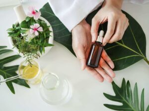 Leia mais sobre o artigo Conheça a aromaterapia e os benefícios de 7 óleos essenciais