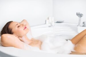 Leia mais sobre o artigo Veja 8 dicas para transformar o banho em um verdadeiro spa
