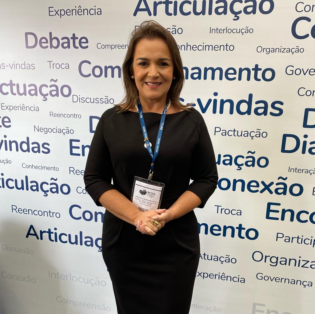 Você está visualizando atualmente Adriane Lopes toma posse como vice-presidente da Comissão FNP