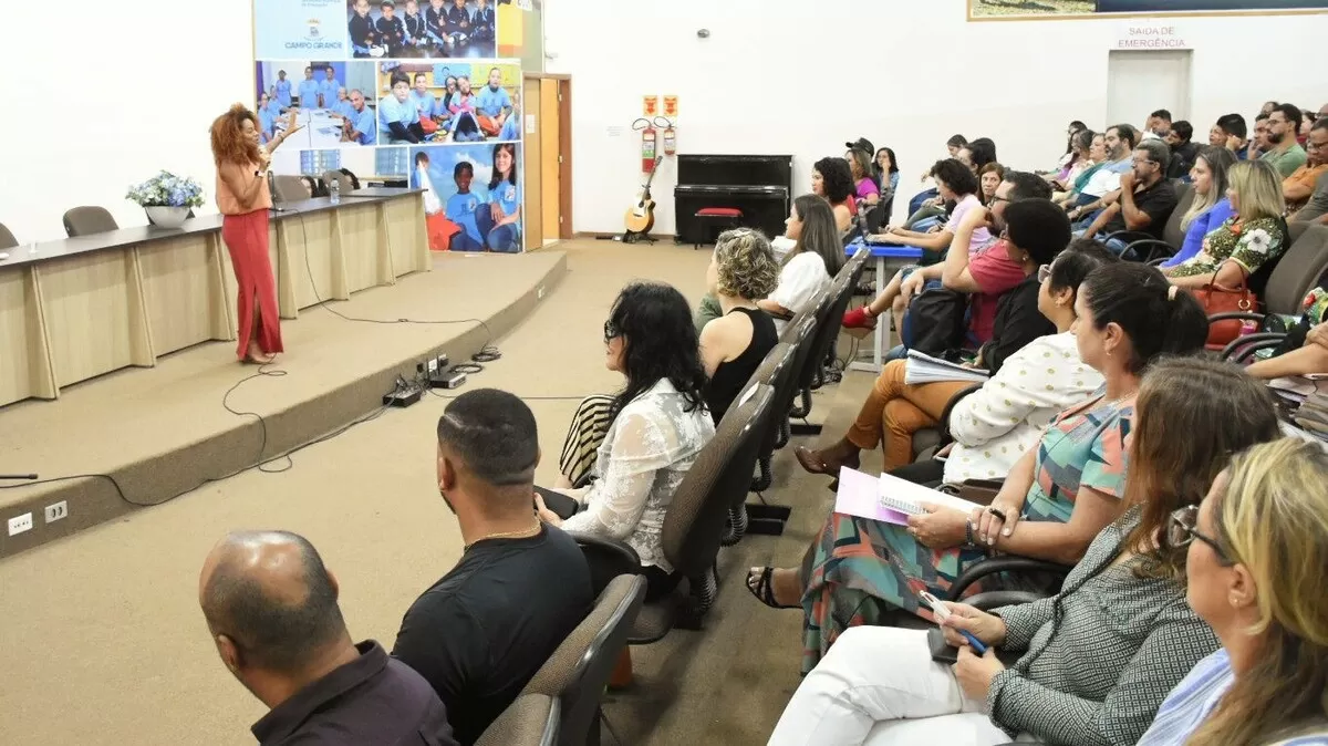 Você está visualizando atualmente Campo Grande fortalece programa língua inglesa na rede municipal