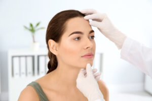 Leia mais sobre o artigo Entenda 7 tratamentos não invasivos podem fazer na pele