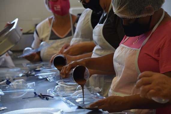 Você está visualizando atualmente Fiems leva oficinas de ovos de chocolate e ginástica para Páscoa