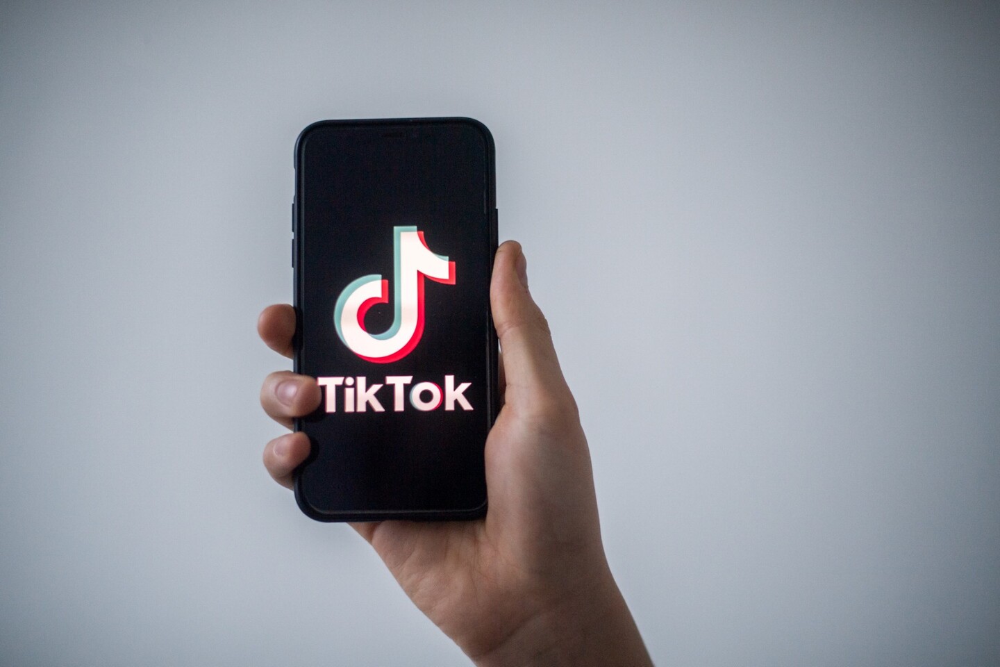 Você está visualizando atualmente TIKTOK: EUA avançam na proibição do aplicativo no país