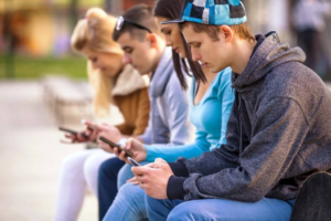 Leia mais sobre o artigo TikTok vai ‘desligar’ na cara de adolescentes viciados no app
