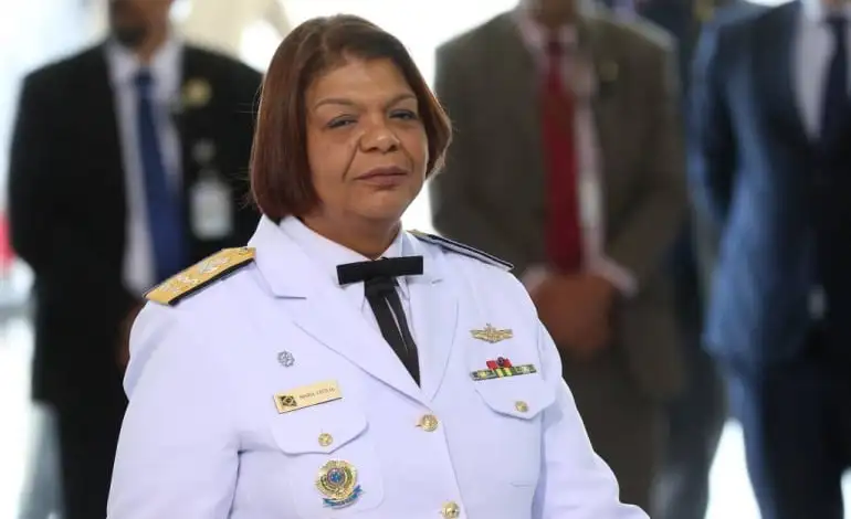 Você está visualizando atualmente Marinha promove primeira mulher negra a oficial-general