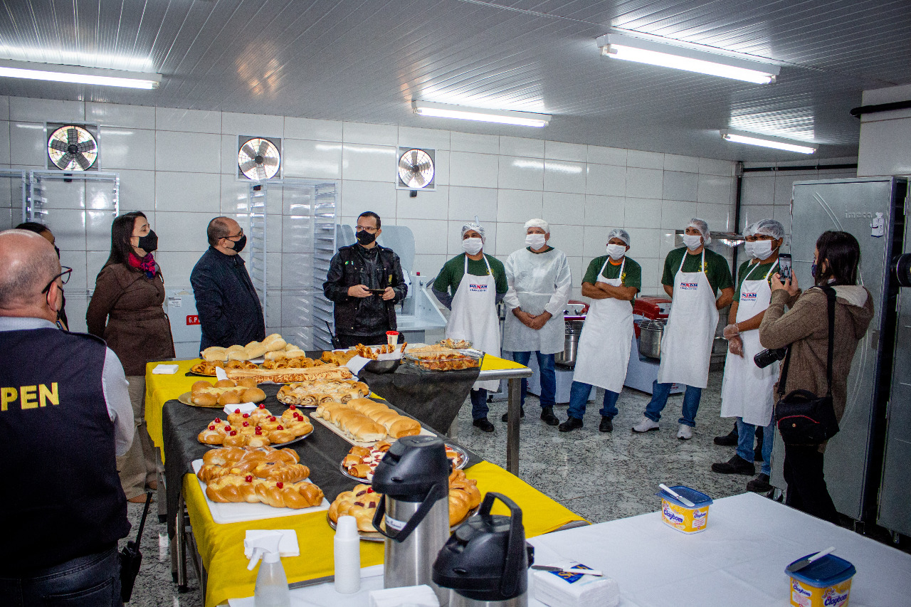 Você está visualizando atualmente Projetos sociais de MS recebem doação diária de pães da Gameleira