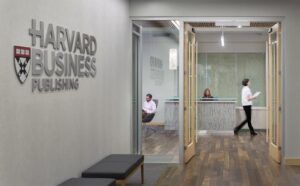 Leia mais sobre o artigo Santander e Harvard Business anunciam 5 mil bolsas de estudo