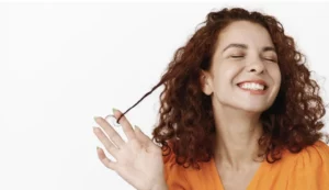 Leia mais sobre o artigo DESCABELADA: Frizz no cabelo é a nova aposta de tendência após a SPFW