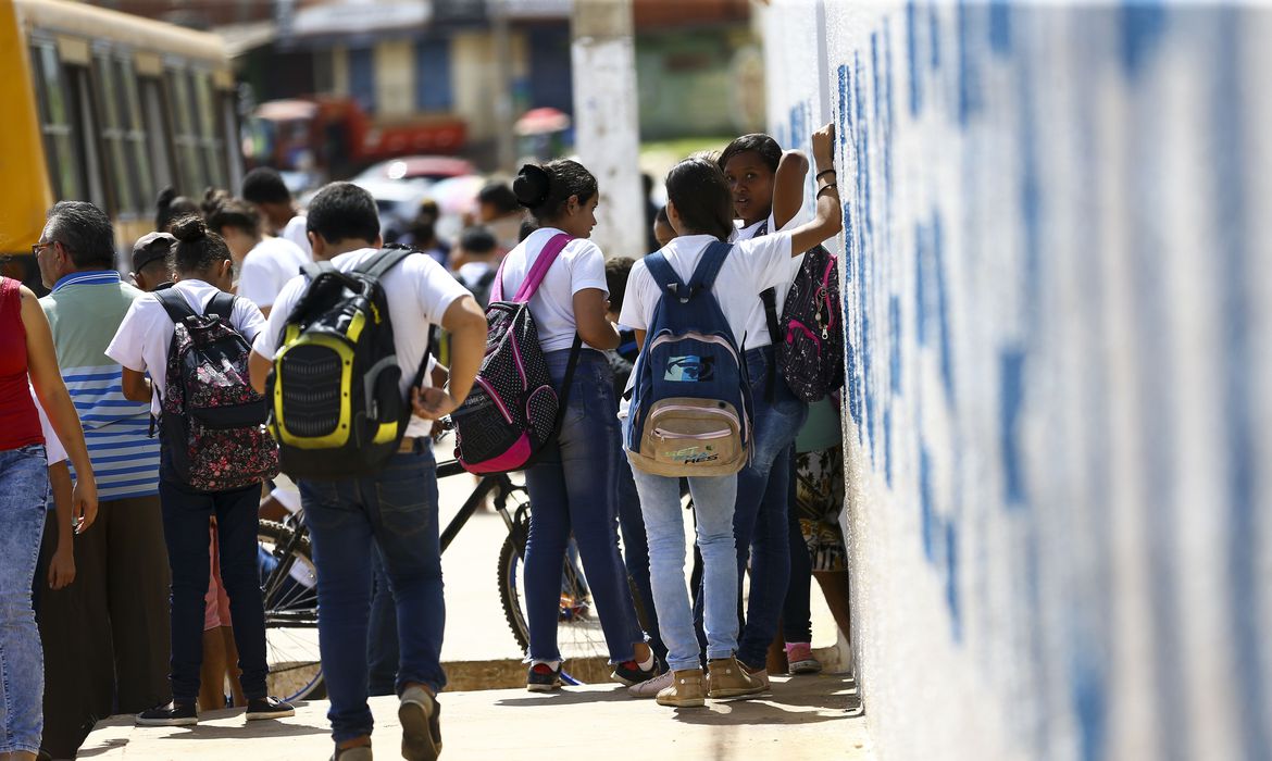 Você está visualizando atualmente Governo aumenta vagas em escolas de tempo integral