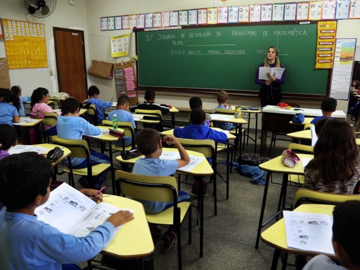 Você está visualizando atualmente Lei garante atendimento psicológico a alunos de escolas públicas