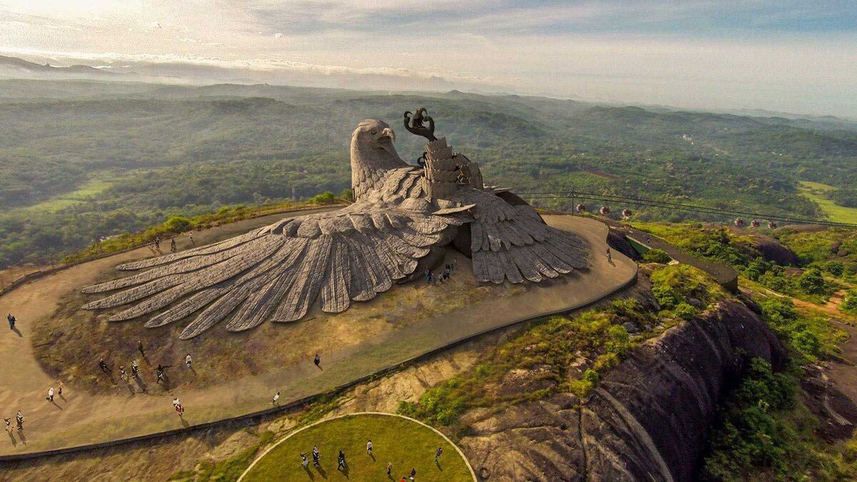 Você está visualizando atualmente ÍNDIA: Maior estátua de pássaro do mundo viraliza nas redes sociais